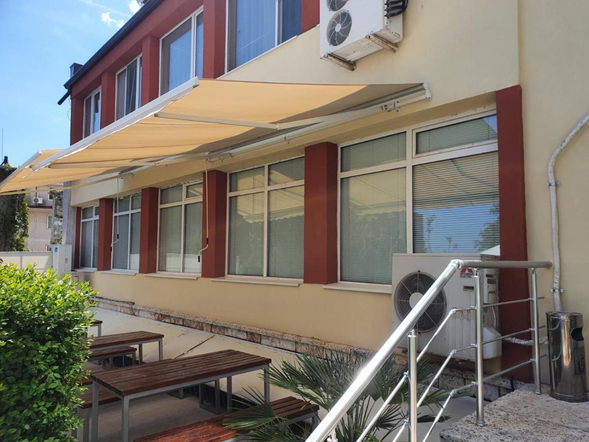 Guest Rooms Soleo Baltschik Exterior foto