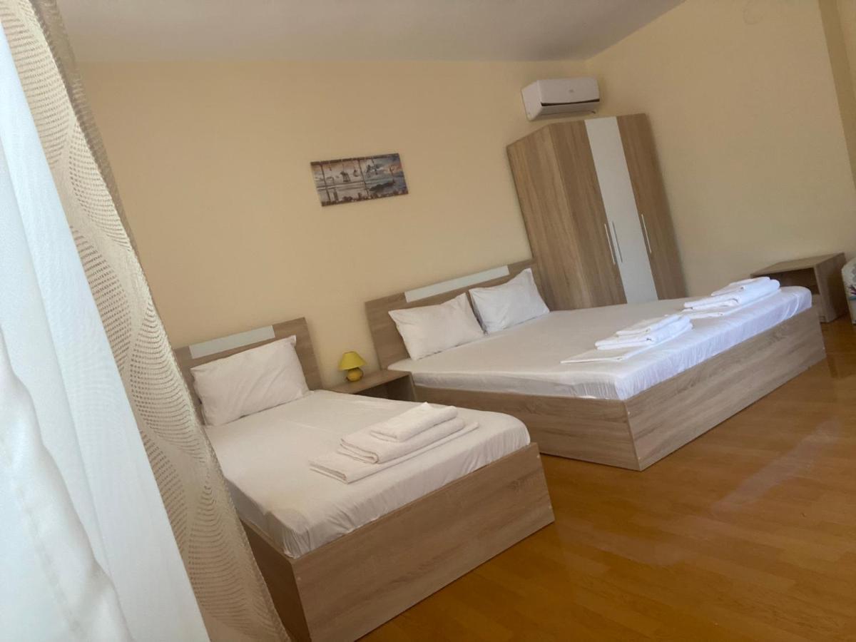 Guest Rooms Soleo Baltschik Exterior foto