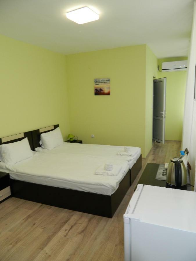 Guest Rooms Soleo Baltschik Exterior foto